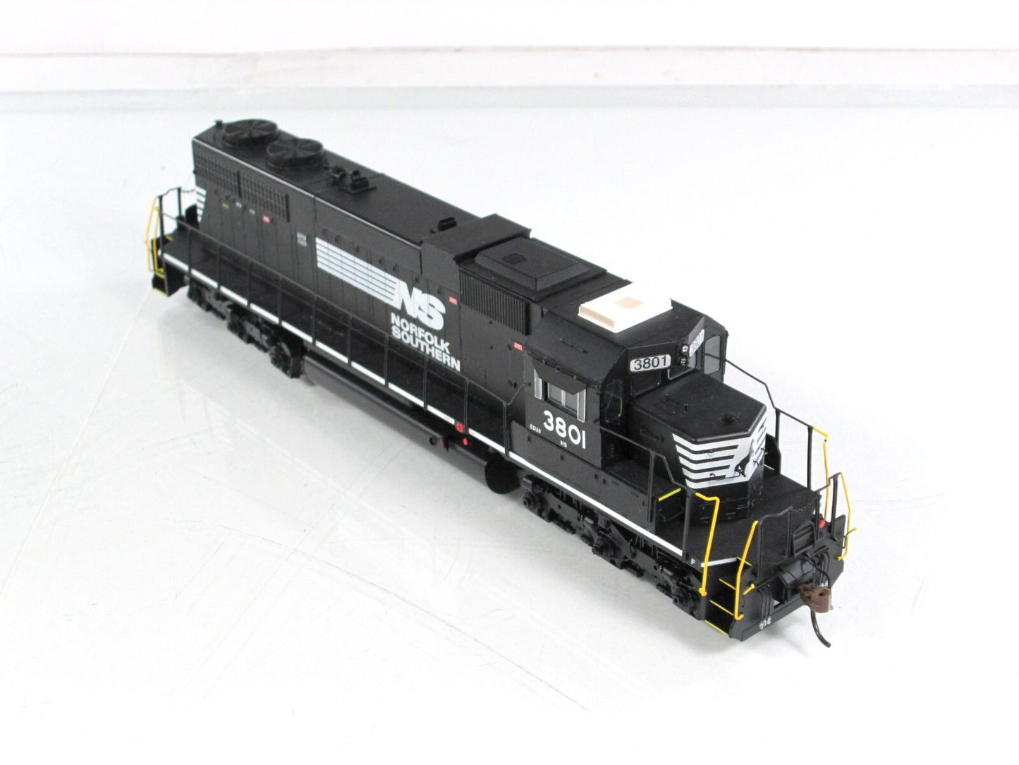 HO Scale ***NORFOLK SOUTHERN*** SD38 Locomotive #3801 - Athearn 88585, DCC Sound