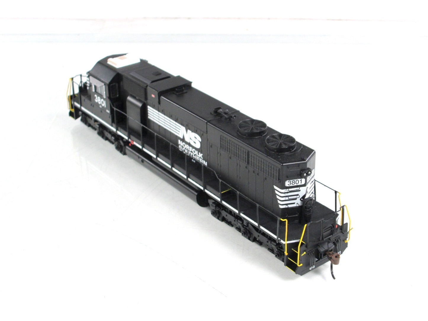 HO Scale ***NORFOLK SOUTHERN*** SD38 Locomotive #3801 - Athearn 88585, DCC Sound
