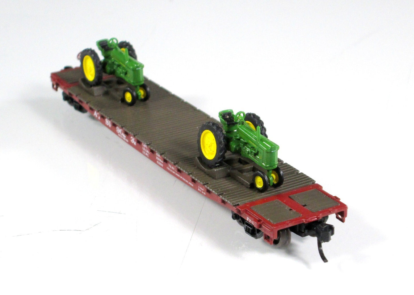 N Scale **SANTA FE, JOHN DEERE** Tractors, Flat Car #90231 - Athearn 10432 *RARE