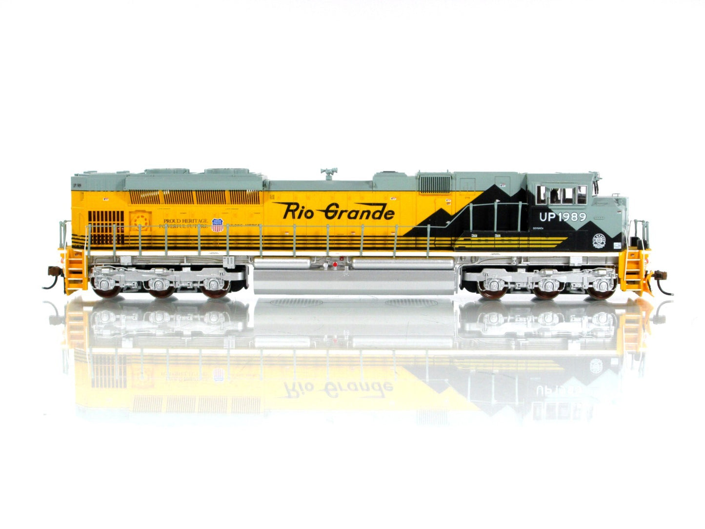 HO Scale ***RIO GRANDE*** SD70ACe, Heritage UP 1989 ----- MTH 80-2010-1, DCC Rdy