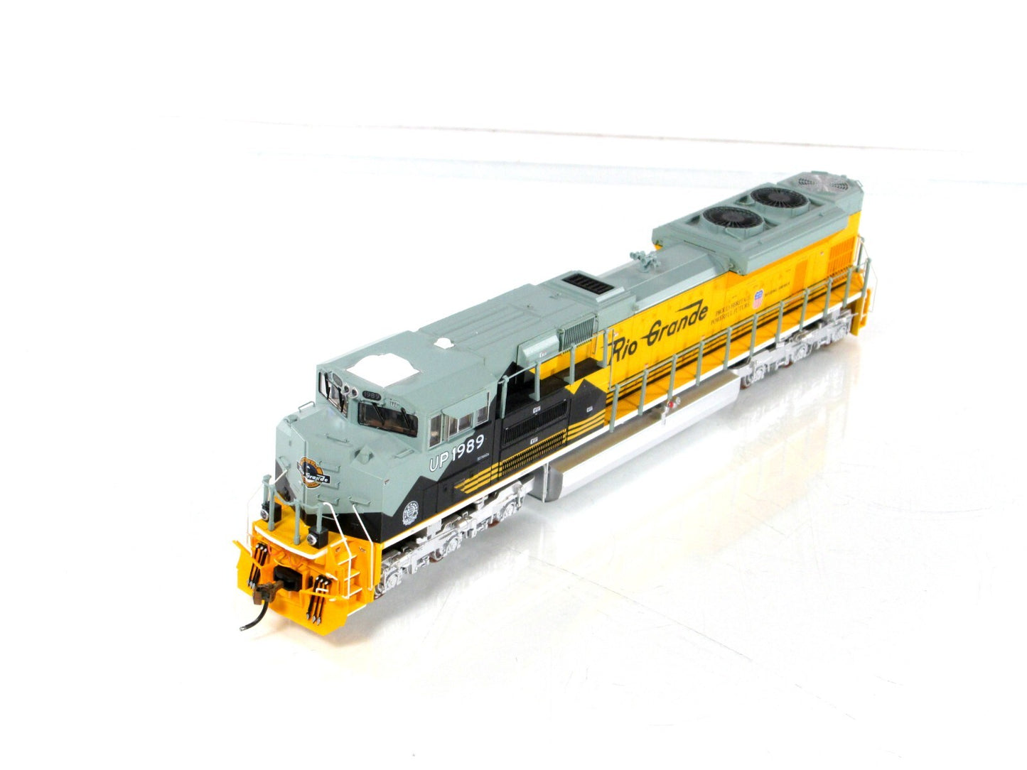 HO Scale ***RIO GRANDE*** SD70ACe, Heritage UP 1989 ----- MTH 80-2010-1, DCC Rdy