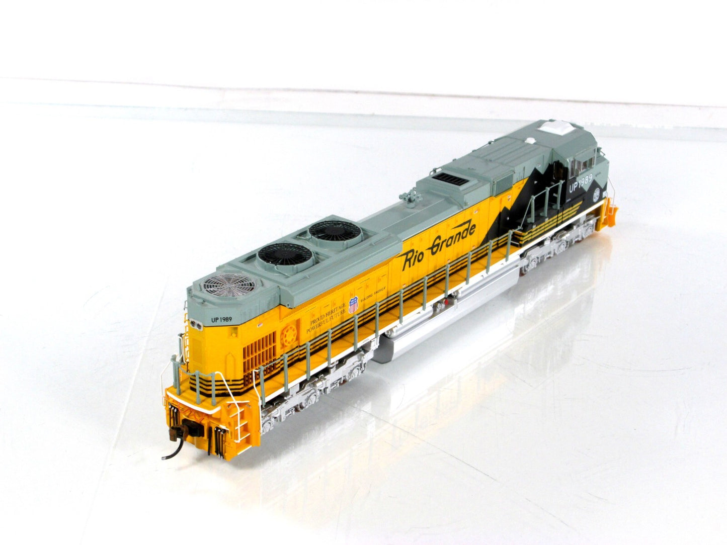 HO Scale ***RIO GRANDE*** SD70ACe, Heritage UP 1989 ----- MTH 80-2010-1, DCC Rdy