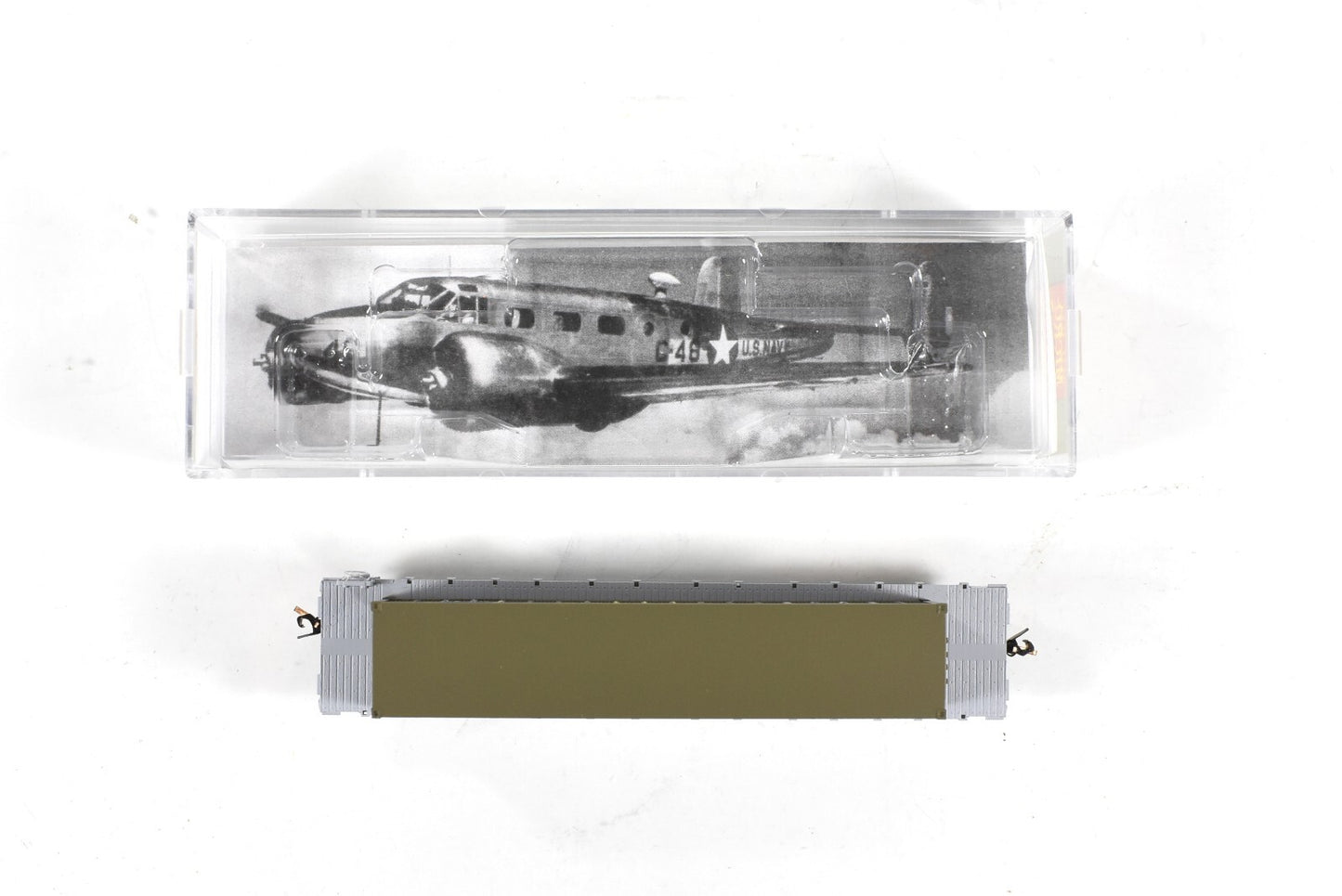 N Scale **WWII USAAC Flat Car, BOURBON BOXCAR** Container -Micro-Trains 04500510