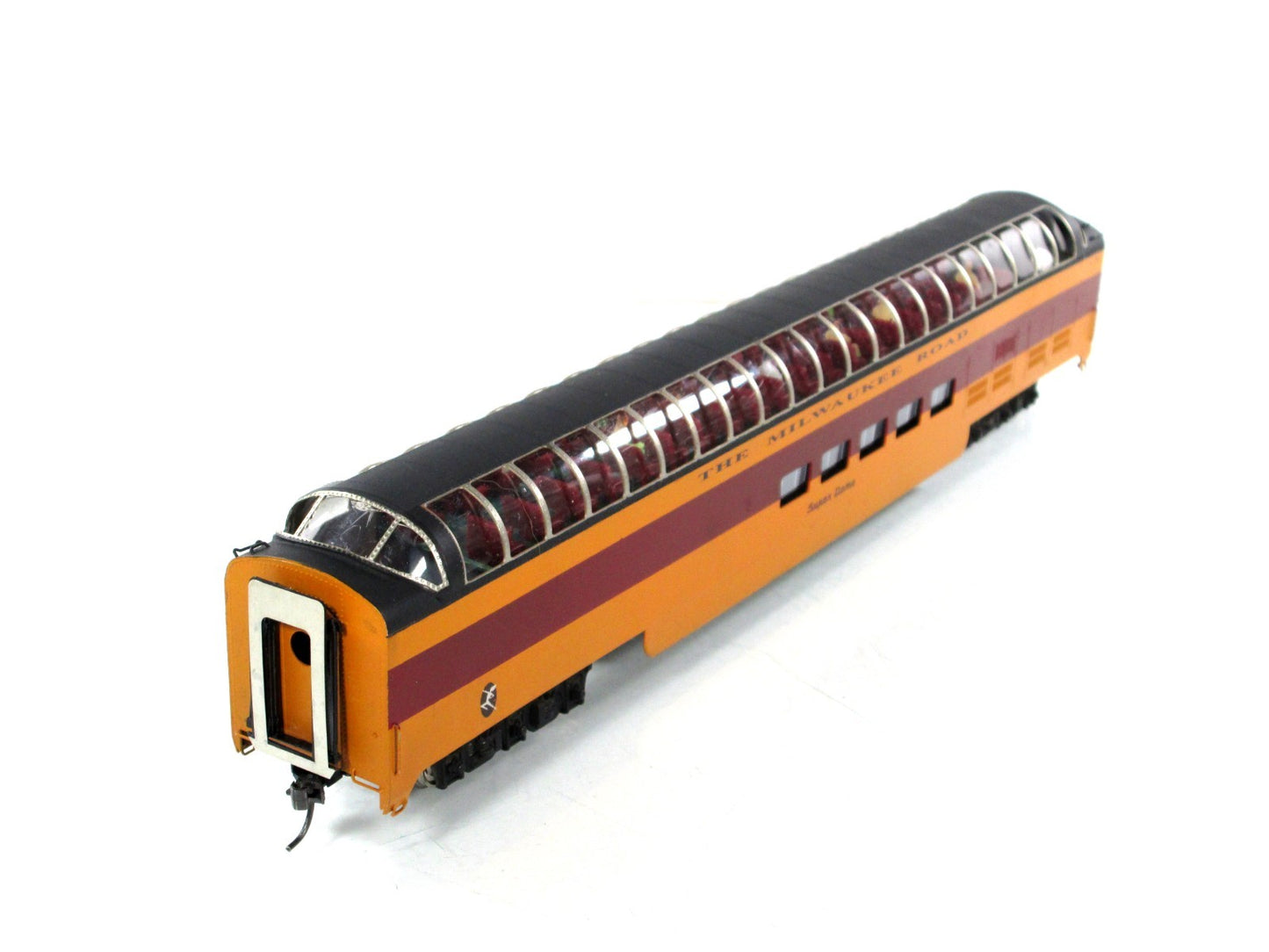 HO Scale BRASS **MILWAUKEE HIAWATHA** Passenger Super Dome - Soho, Knuckle Cplrs