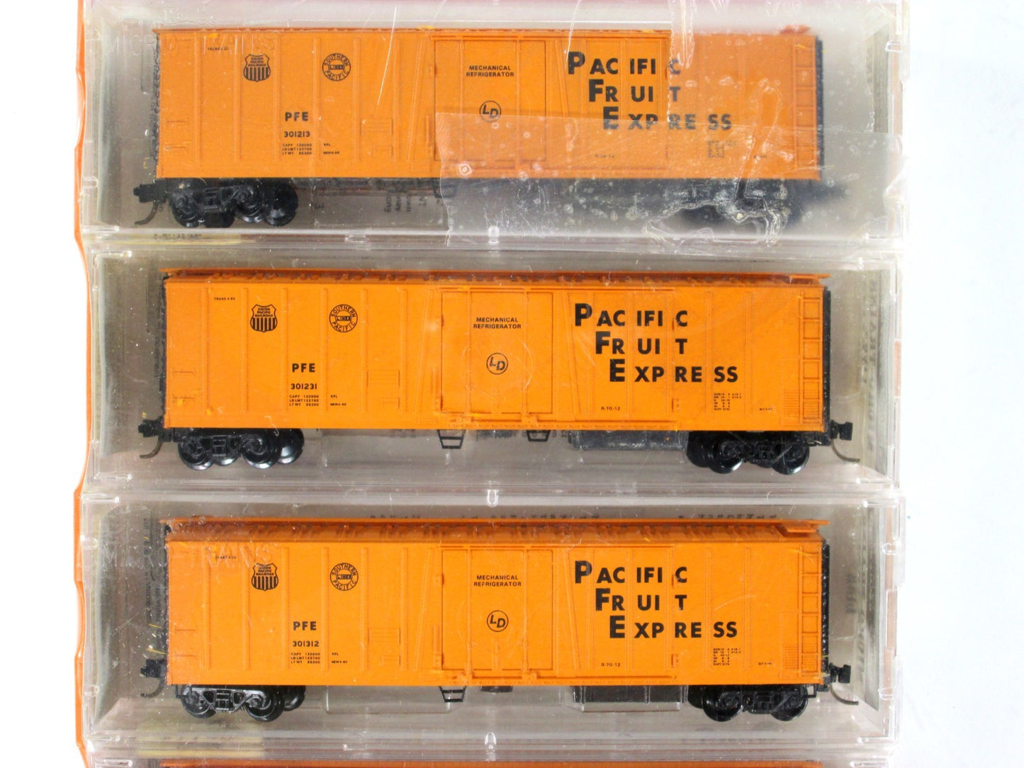 N Scale ***PACIFIC FRUIT EXPRESS** UP-SP Reefer 6-Set - Kadee Micro Trains 70012