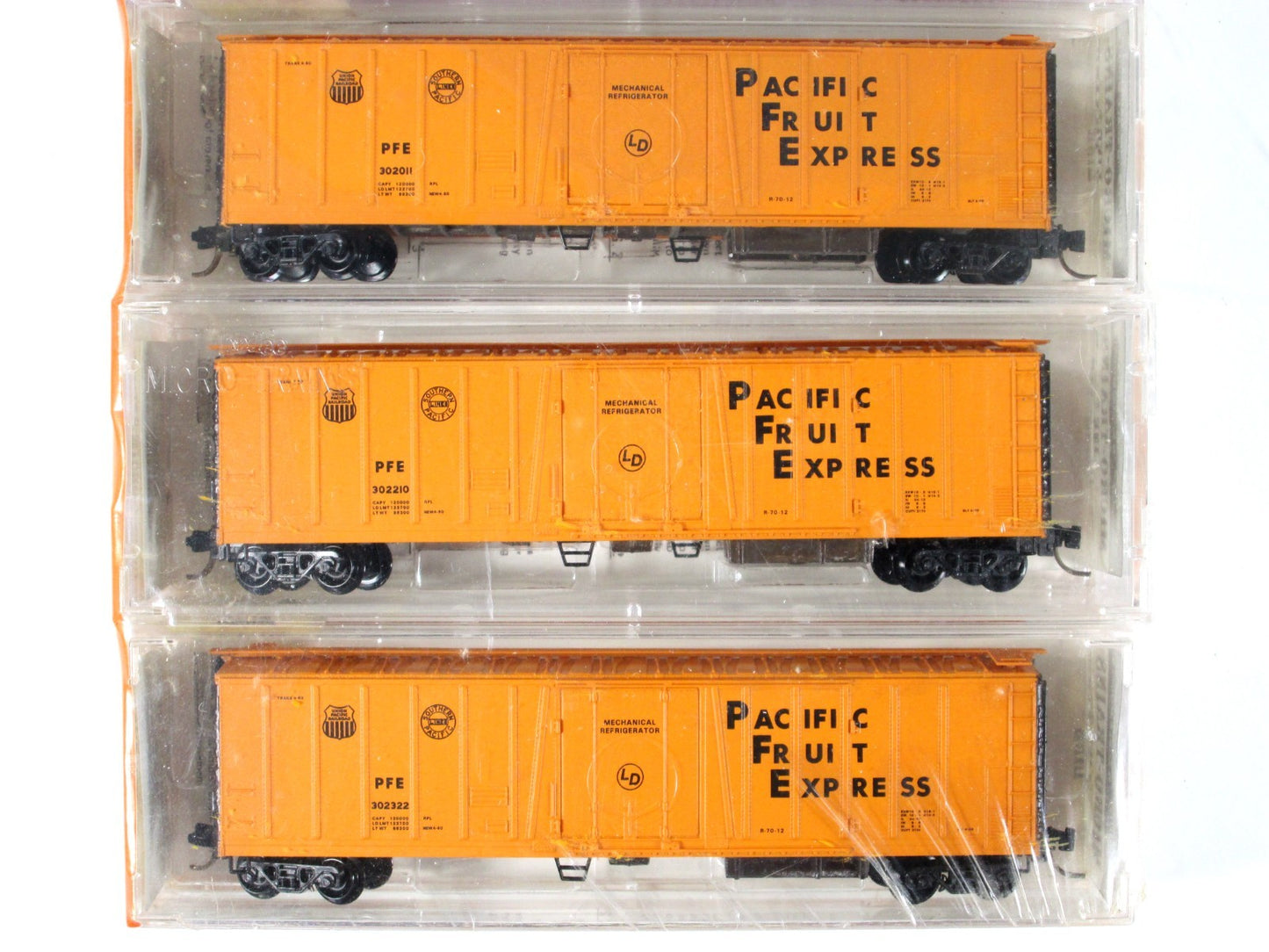 N Scale ***PACIFIC FRUIT EXPRESS** UP-SP Reefer 6-Set - Kadee Micro Trains 70012