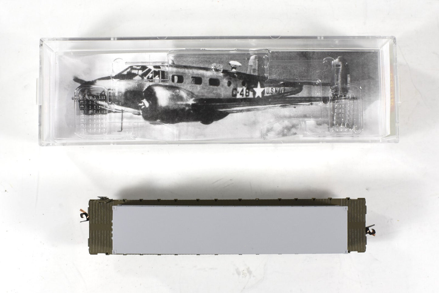 N Scale ***WWII USAAC Flat Car, CABOOSE*** Container ----- Micro-Trains 04500504