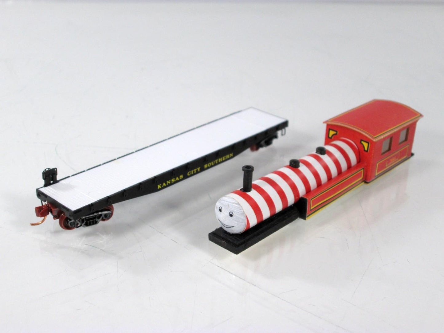 N Scale ***KCS HOLIDAY EXPRESS*** RUDY on Flat Car - Micro Trains Special **RARE