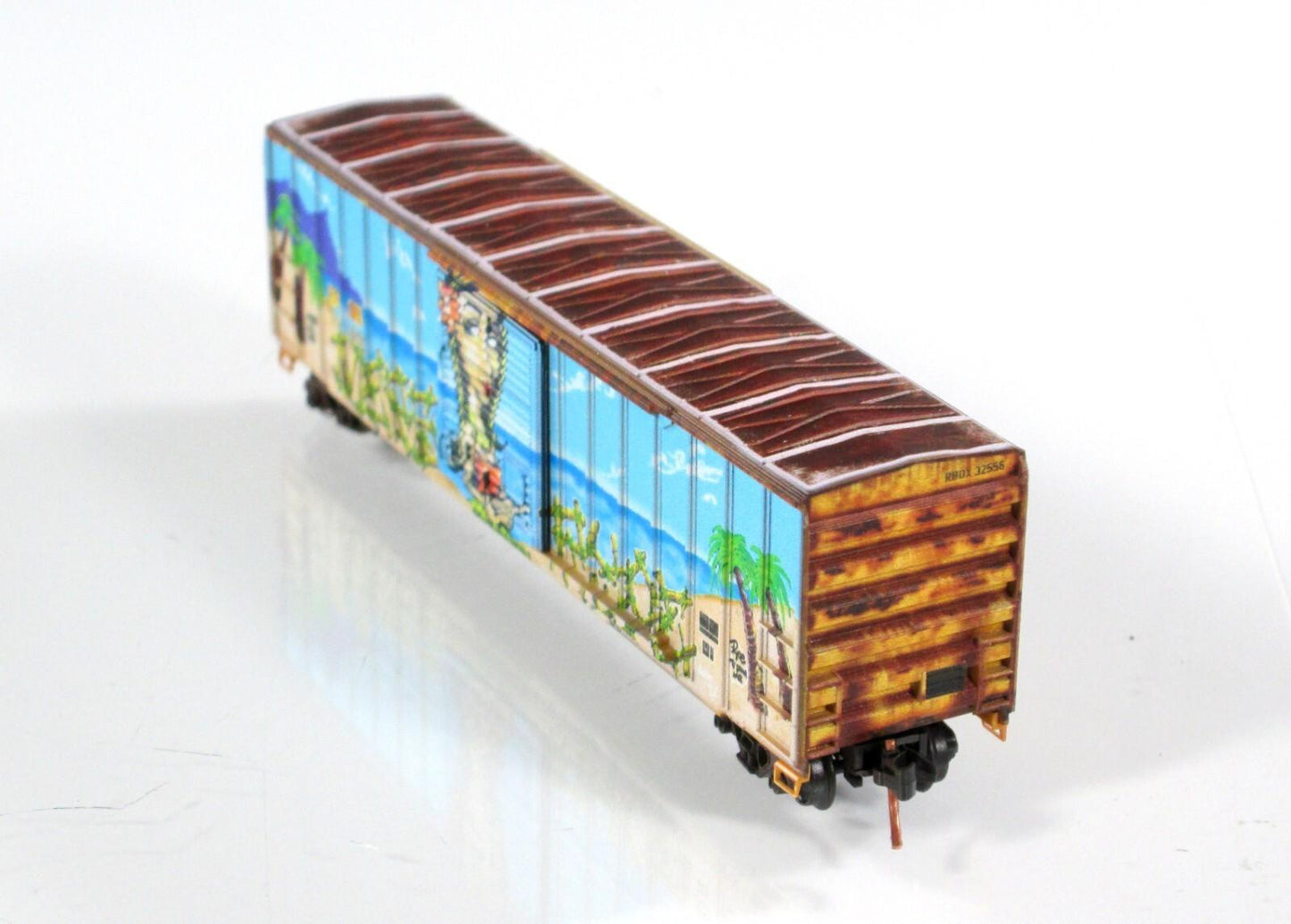 N Scale ***RAILBOX - HAWAII DAY*** 50' GRAFFITI Box Car -  Micro Trains 02544565
