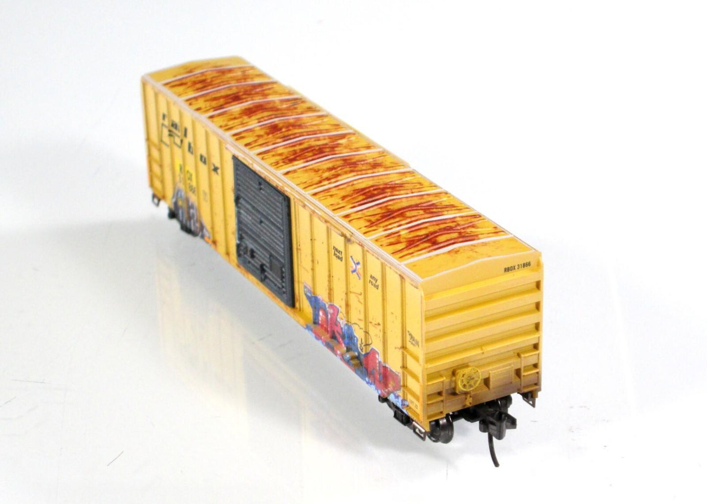 N Scale RAILBOX  **World Peace Day**  GRAFFITI Box Car --- Micro Trains 02545563