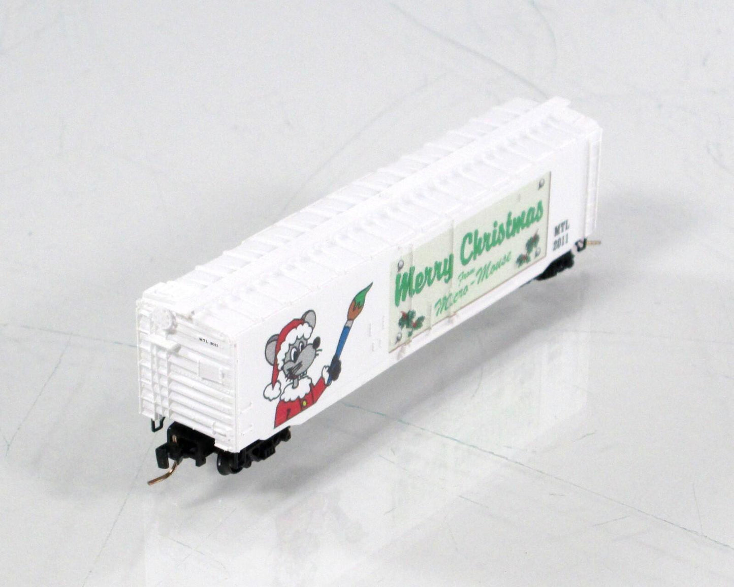 Z Scale ***MERRY CHRISTMAS*** Micro Mouse Box Car 2011 --- Micro Trains 50700540