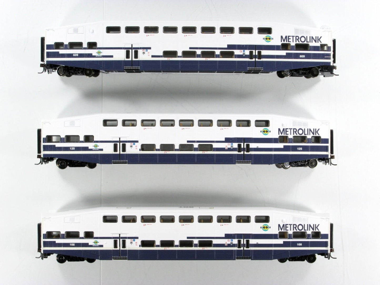 HO Scale ***METROLINK*** Bombardier Passenger 3-Set #609,108,125 - Athearn 25920