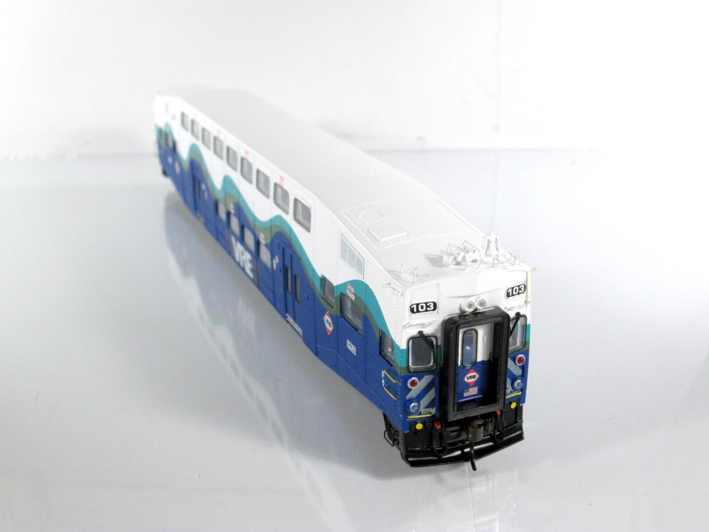 HO Scale VIRGINIA RAILWAY EXPRESS Bombardier Control Car VRE #V103 -Athearn 2549