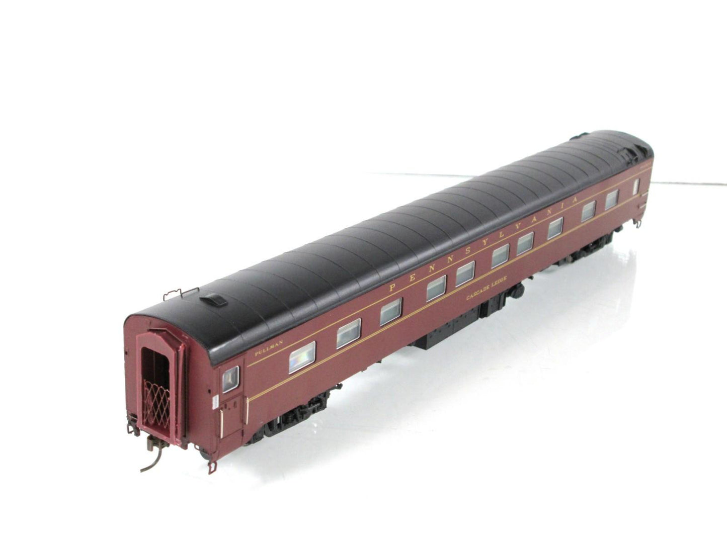 HO Scale **PENNSYLVANIA** Sleeper *Cascade Ledge* #8091 - Rapido 104070, Lighted