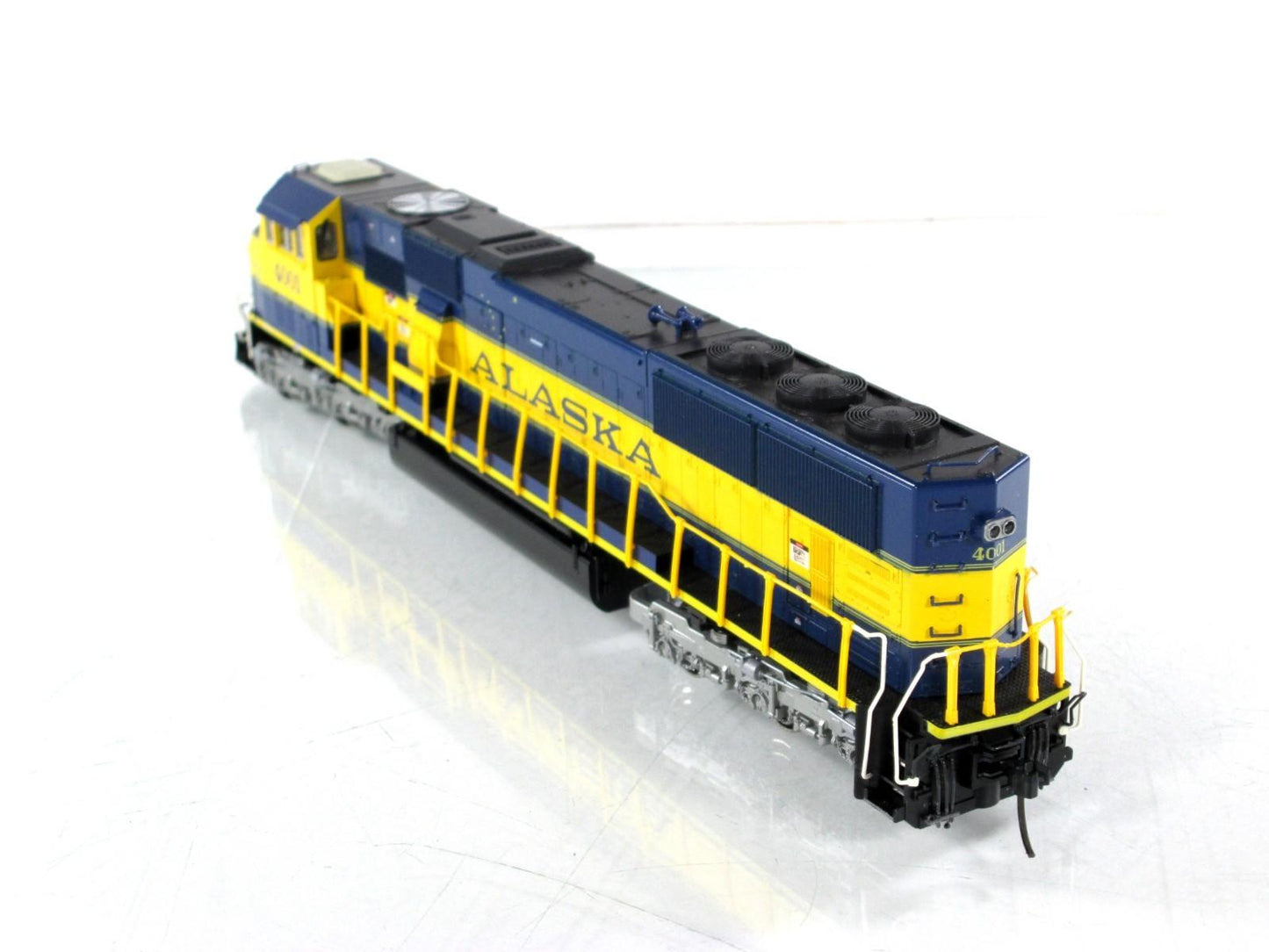 HO Scale ***ALASKA*** SD70MAC Locomotive, ARR 4001 ----- Kato 37-6453, DCC Ready