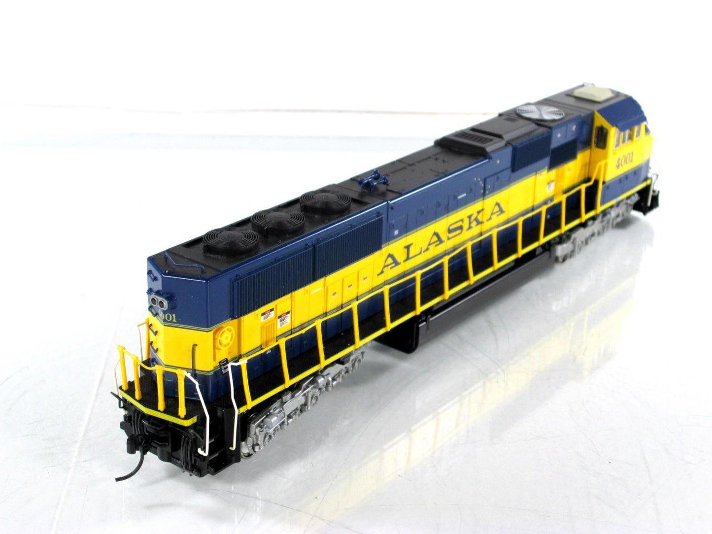 HO Scale ***ALASKA*** SD70MAC Locomotive, ARR 4001 ----- Kato 37-6453, DCC Ready