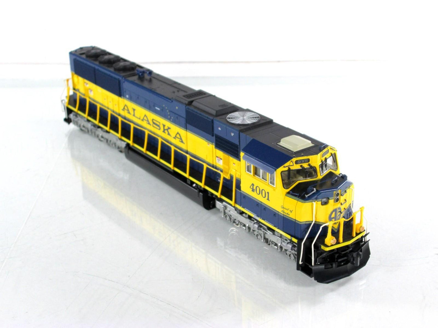 HO Scale ***ALASKA*** SD70MAC Locomotive, ARR 4001 ----- Kato 37-6453, DCC Ready