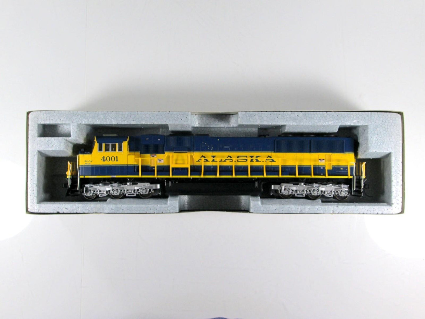 HO Scale ***ALASKA*** SD70MAC Locomotive, ARR 4001 ----- Kato 37-6453, DCC Ready
