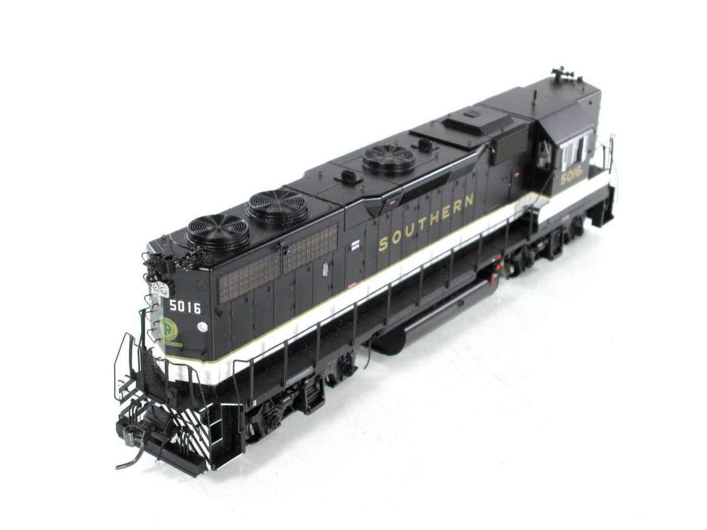 HO Scale ***SOUTHERN*** GP38-2, SOU 5016 ----- Athearn G40608, DCC Tsunami Sound