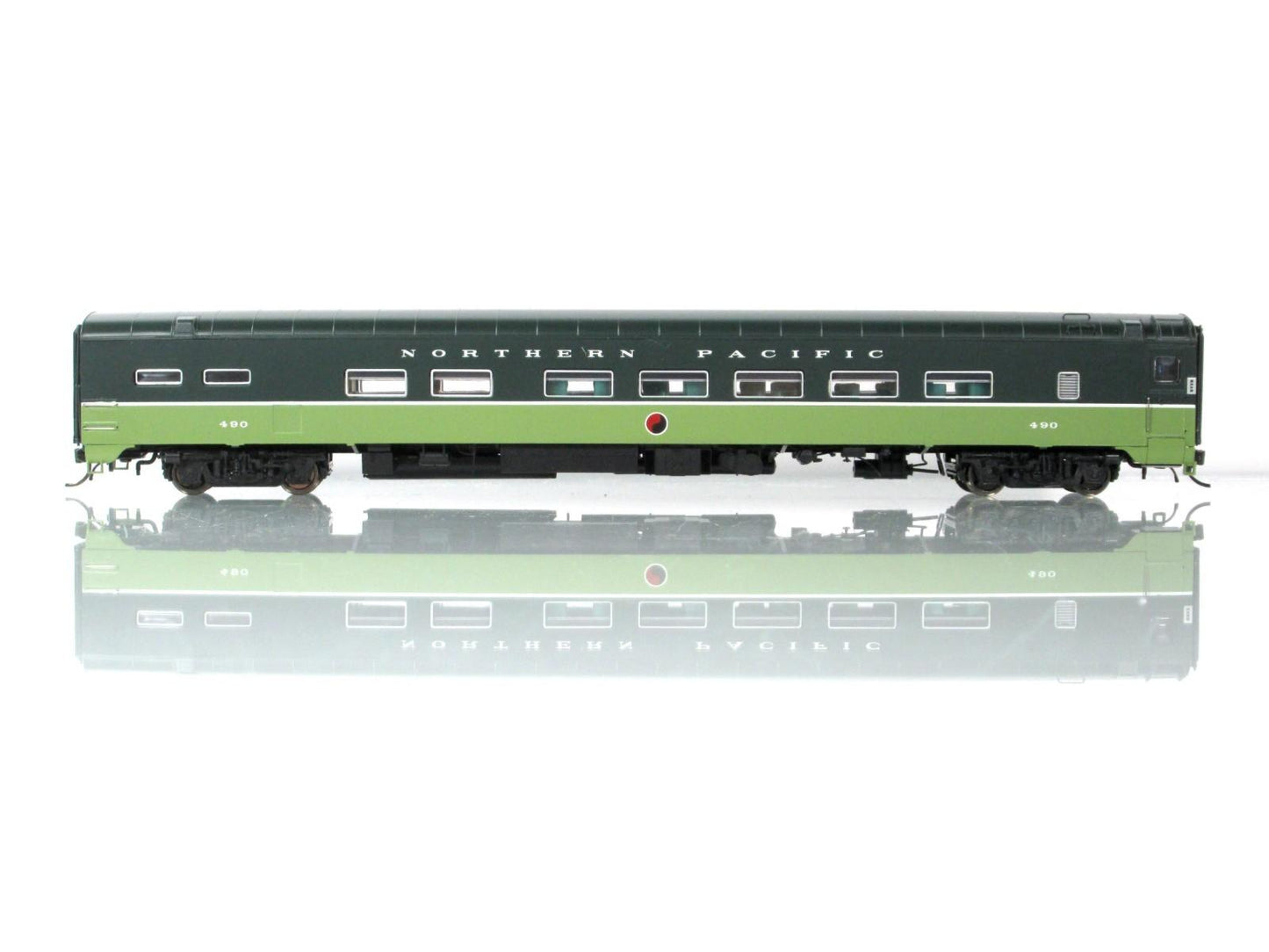 HO Scale ***NORTHERN PACIFIC LOEWY*** Grill-Parlor #490 - Rapido 111044, Lighted