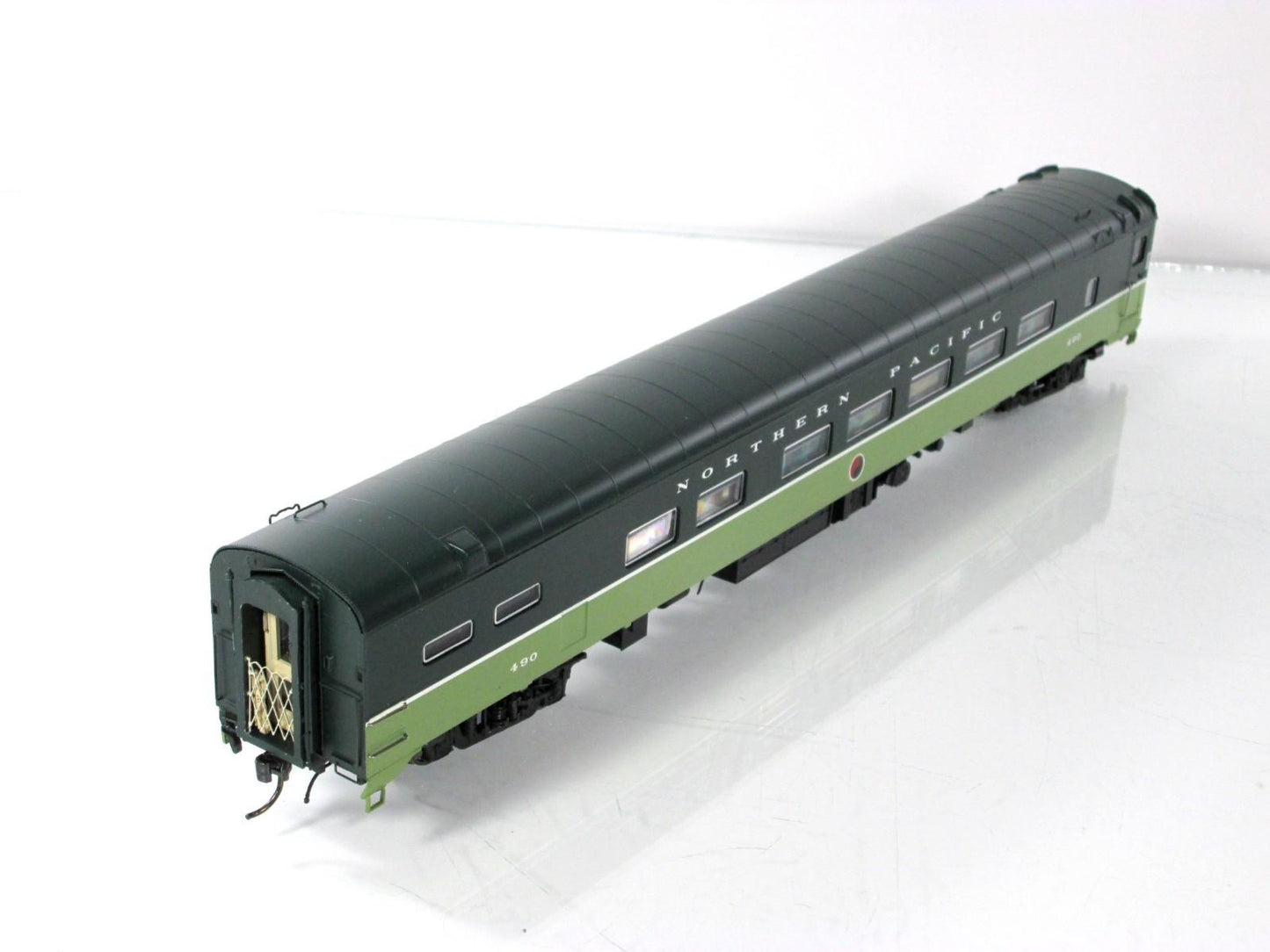 HO Scale ***NORTHERN PACIFIC LOEWY*** Grill-Parlor #490 - Rapido 111044, Lighted