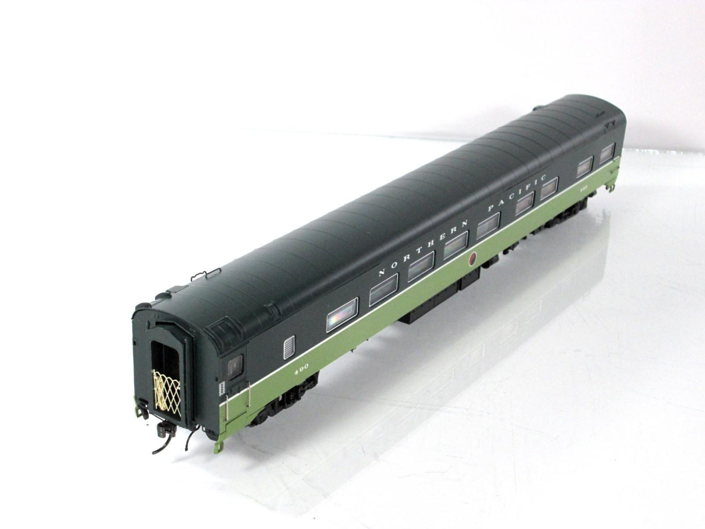 HO Scale ***NORTHERN PACIFIC LOEWY*** Grill-Parlor #490 - Rapido 111044, Lighted