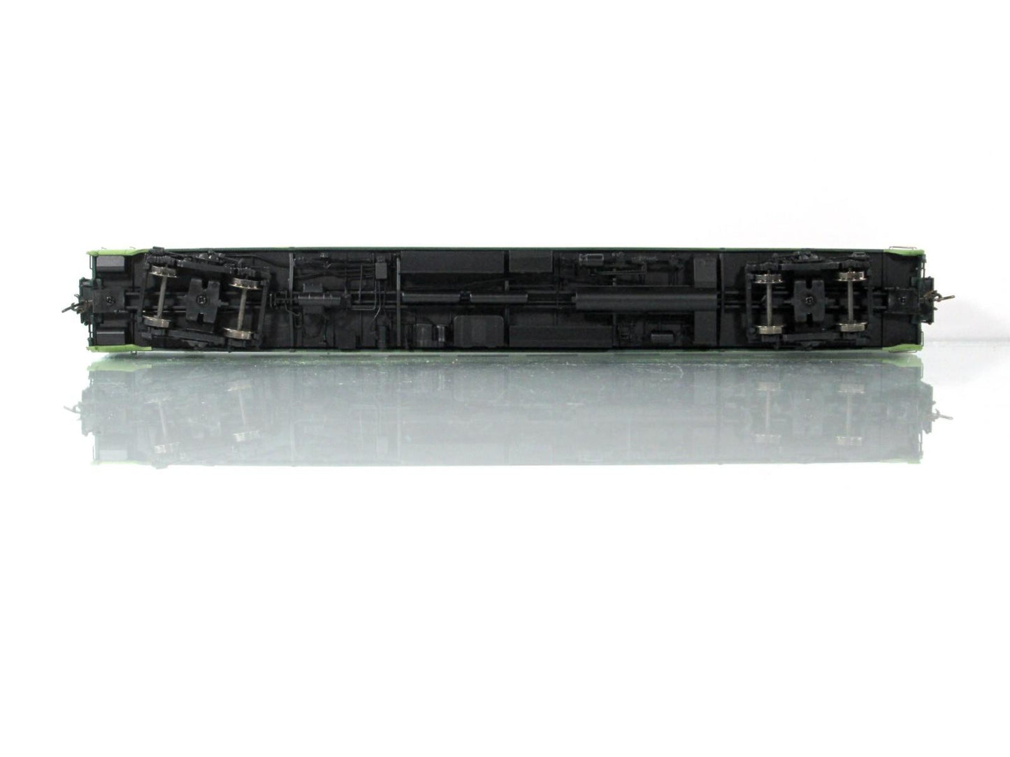 HO Scale ***NORTHERN PACIFIC LOEWY*** Grill-Parlor #490 - Rapido 111044, Lighted