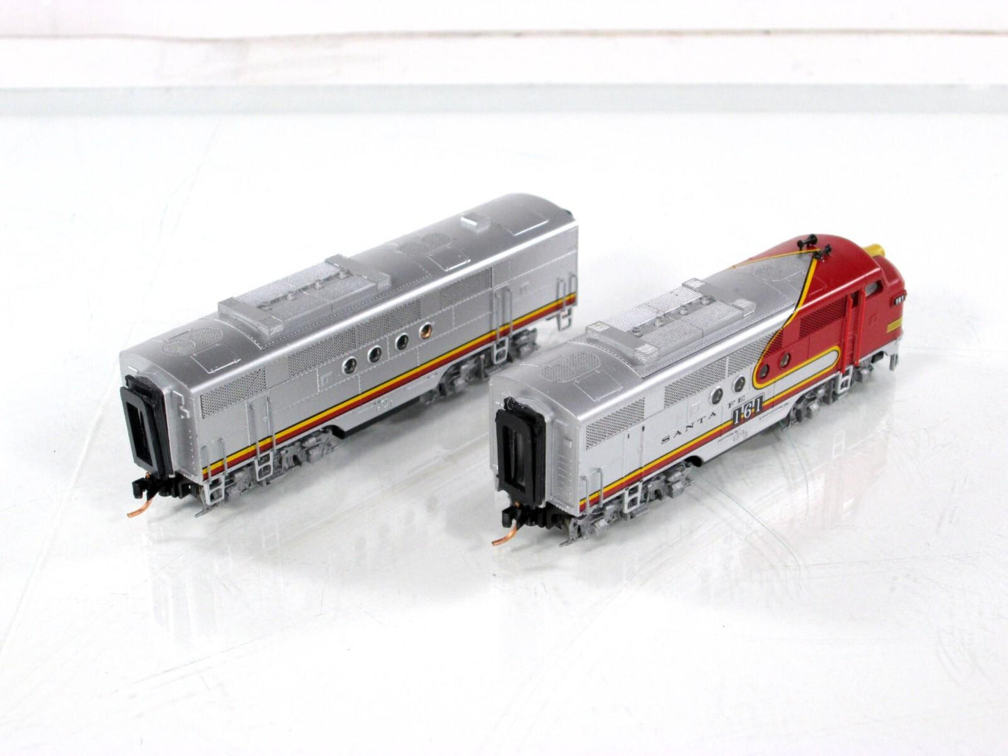 N Scale ***SANTA FE*** EMD FT A/B Set #161 - Micro Trains 99200102, DCC Ready