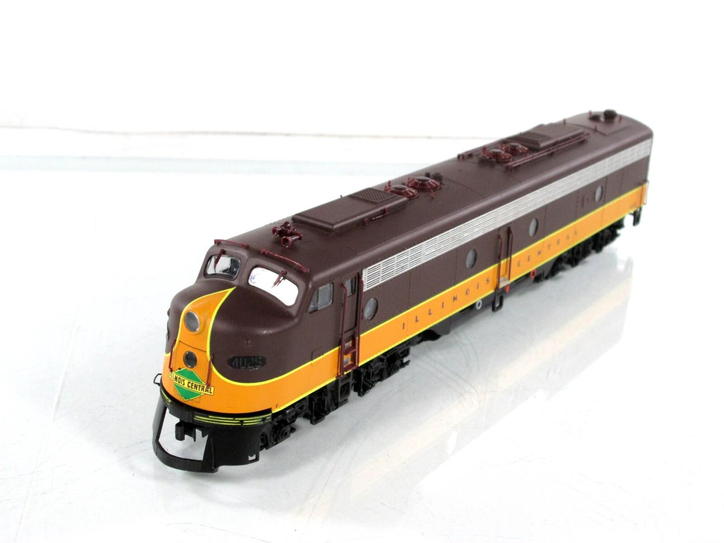 HO Scale ***ILLINOIS CENTRAL** E8/9 Locomotive #4025 - Proto 2000 Life-Like 8712