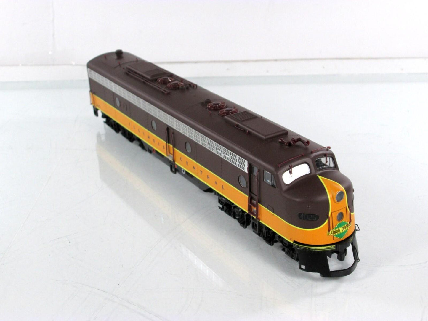 HO Scale ***ILLINOIS CENTRAL** E8/9 Locomotive #4025 - Proto 2000 Life-Like 8712