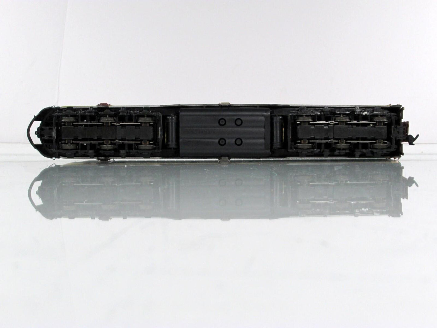 HO Scale ***ILLINOIS CENTRAL** E8/9 Locomotive #4025 - Proto 2000 Life-Like 8712