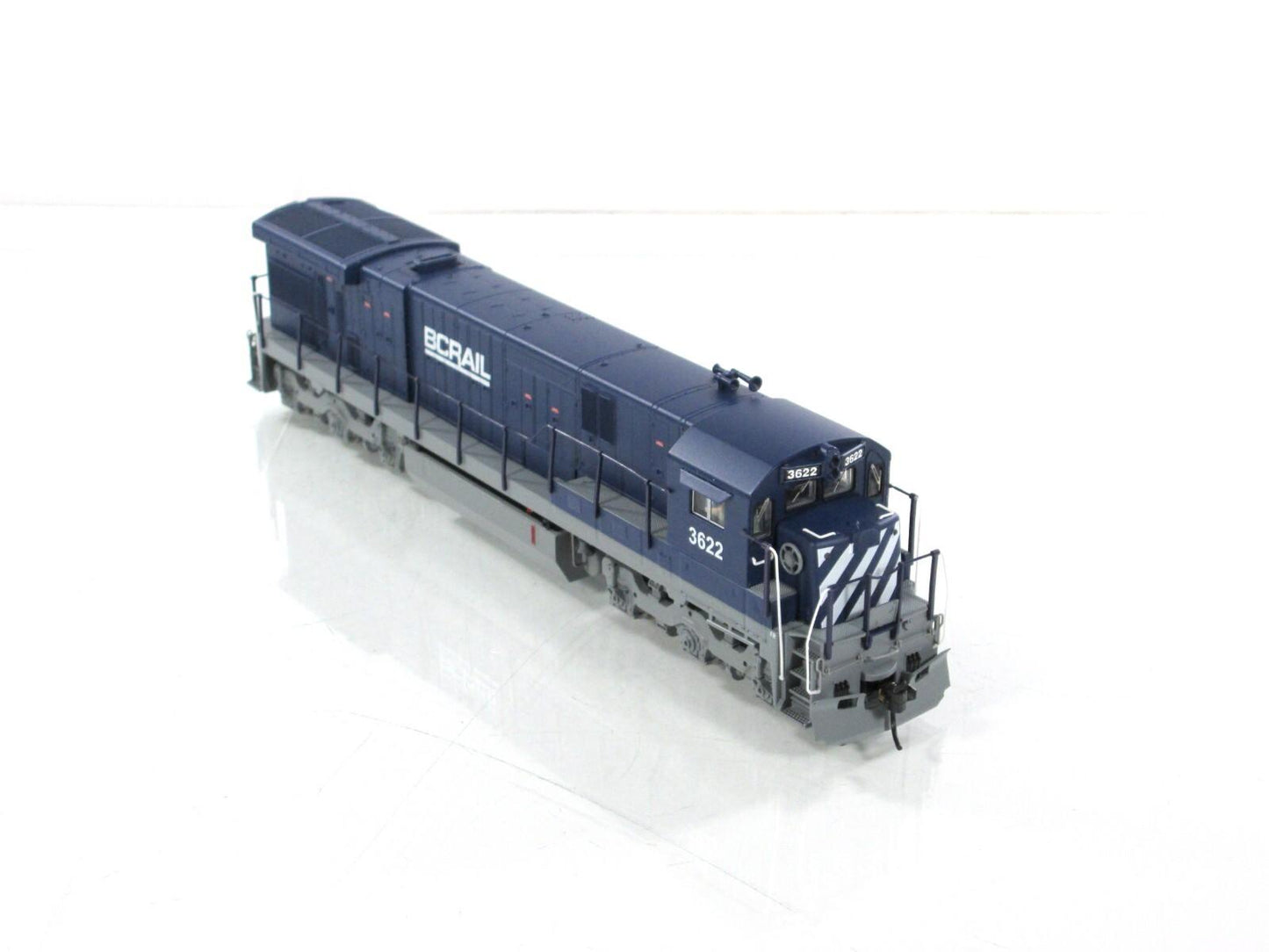 HO Scale ***BC RAIL*** GE C30-7 #3622 - Broadway 4404,  Paragon3 DCC Sound