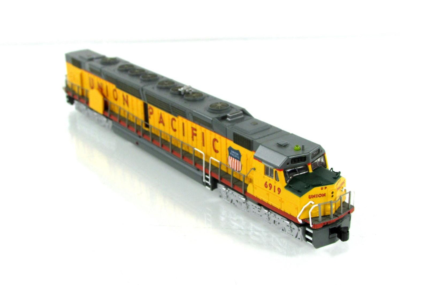 N Scale **UNION PACIFIC** EMD DD40AX Centennial, UP 6919 - Bachmann 62257 w/ DCC