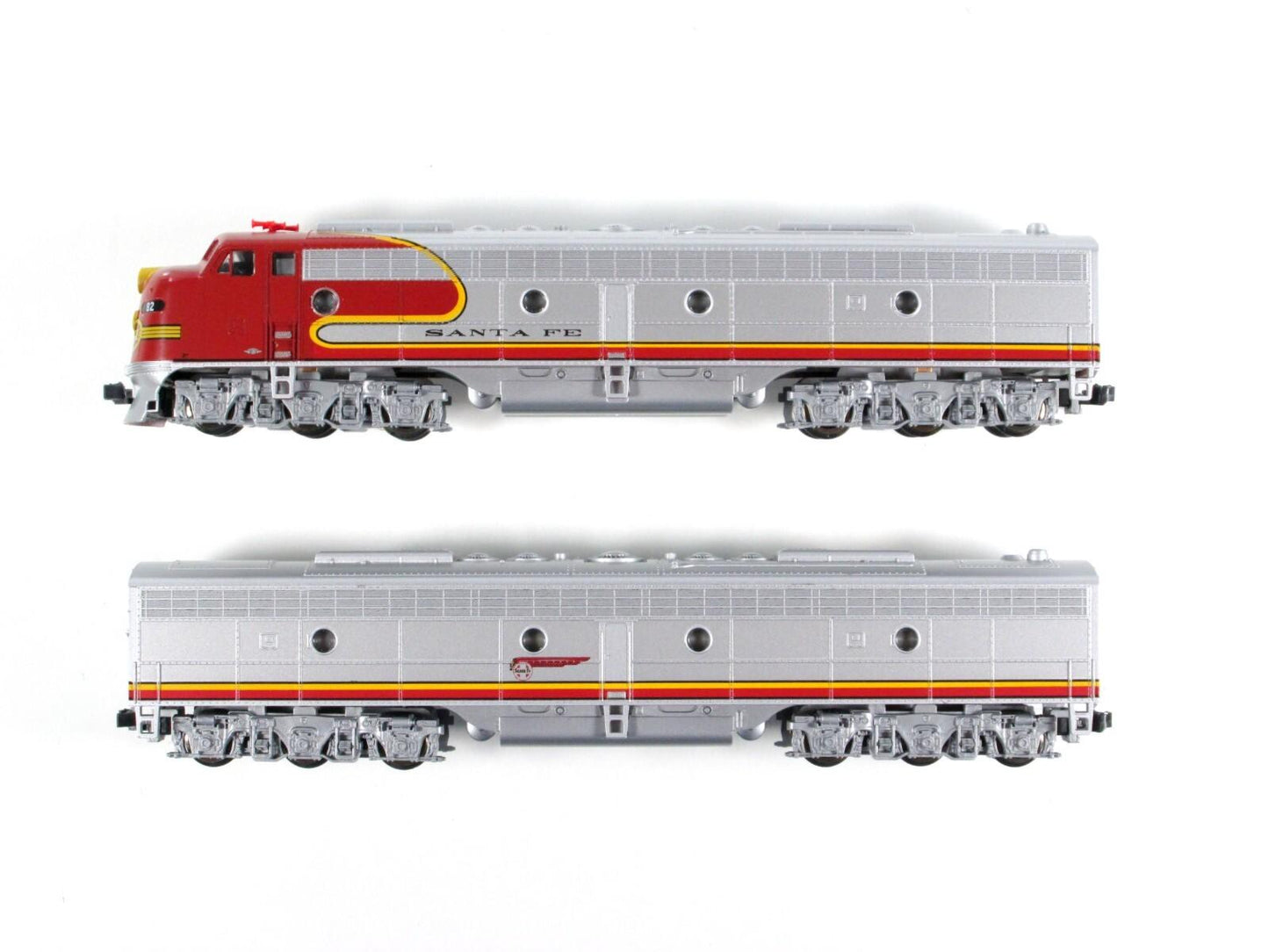 N Scale ***SANTA FE*** E8/9 AB Locomotive Set, ATSF 82 ---- Kato 106-2401 w/ DCC