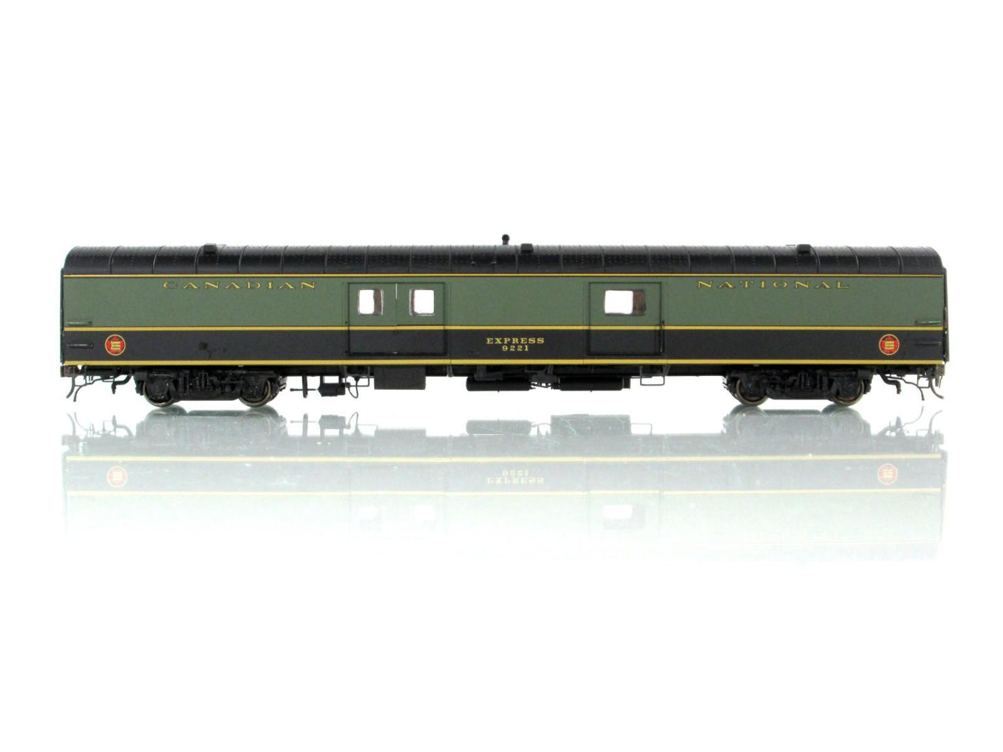 HO Scale ***CANADIAN NATIONAL*** Baggage #9221 - Rapido 106015, Lighted **RARE*