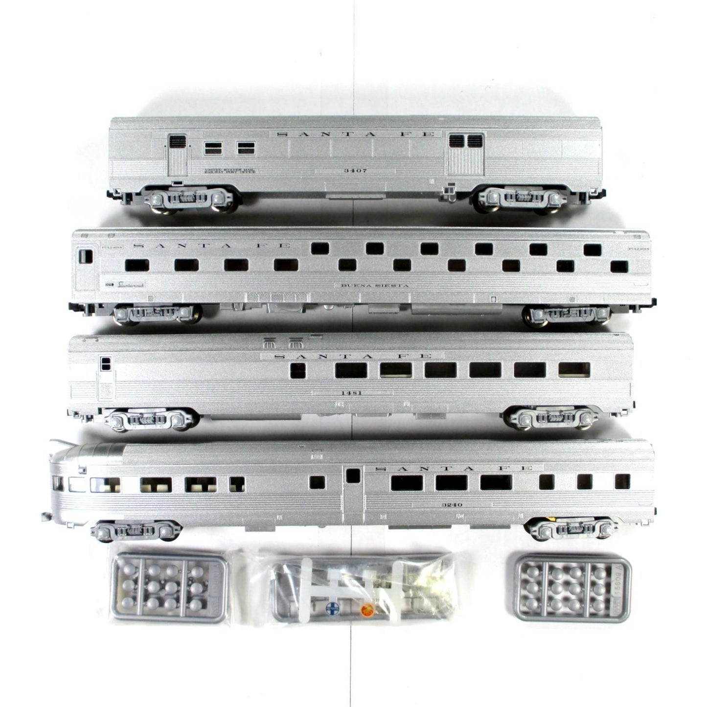 N Scale ***SANTA FE*** Lightweight Corrugated Passenger 4-Set A -- Kato 106-1502