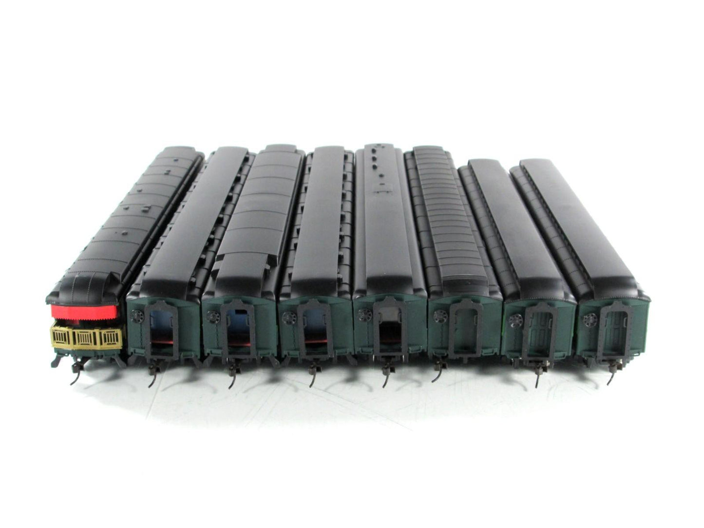 HO Scale *READING* HeavyWeight Passenger 8-Set - IHC w/ Interiors, Knuckle Cplrs