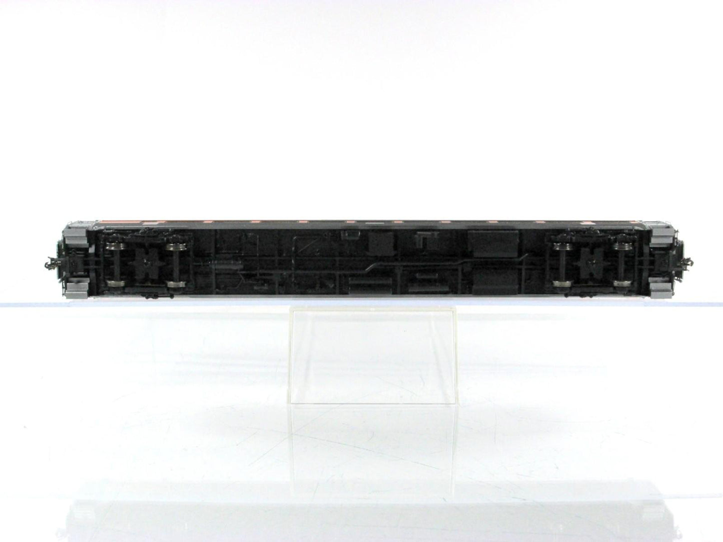 HO Scale ***NEW HAVEN*** Passenger Coach #8632 --- Rapido 17026, Lighted **RARE*