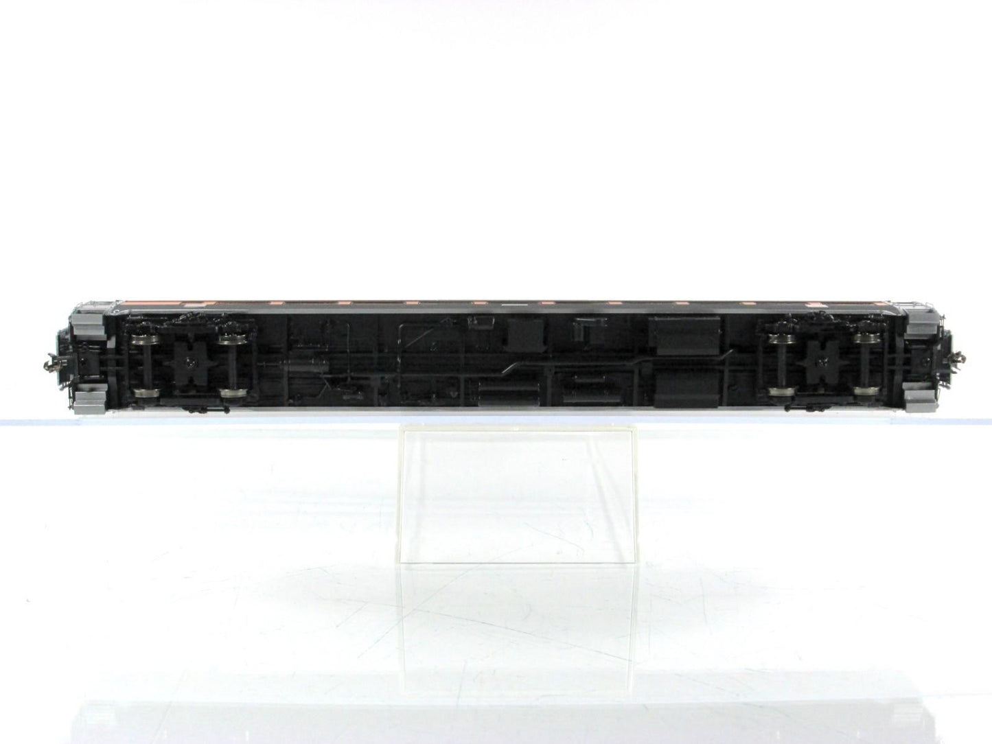 HO Scale ***NEW HAVEN*** Passenger Coach #8615 --- Rapido 17025, Lighted **RARE*