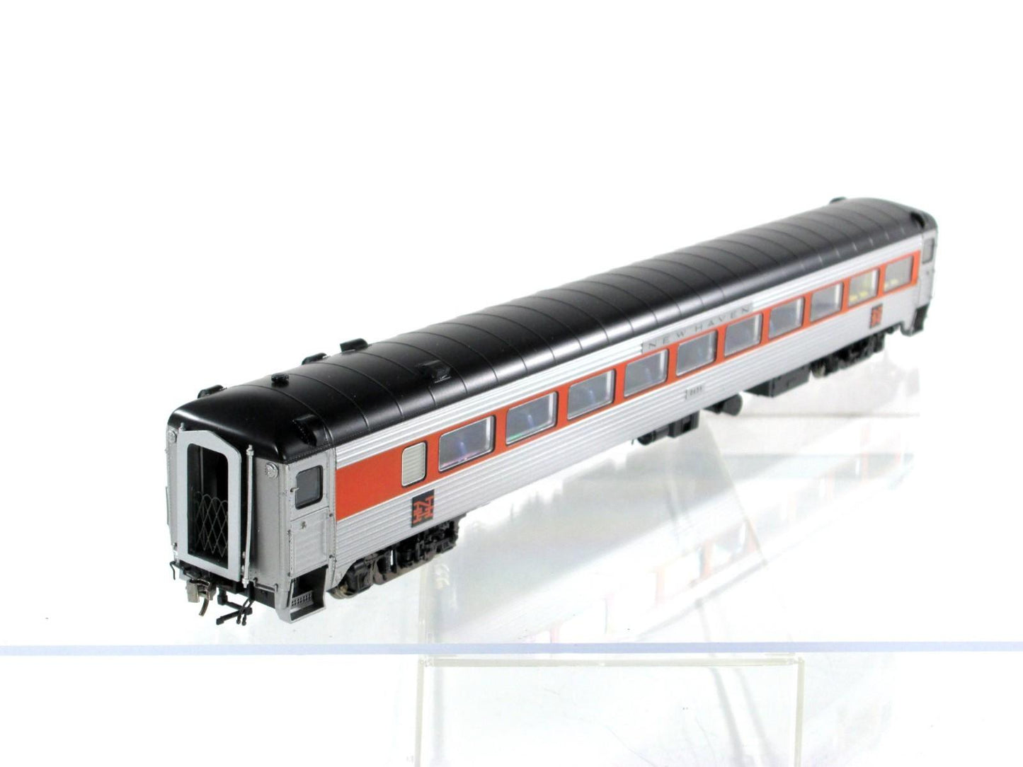 HO Scale ***NEW HAVEN*** Passenger Coach #8659 --- Rapido 17031, Lighted **RARE*