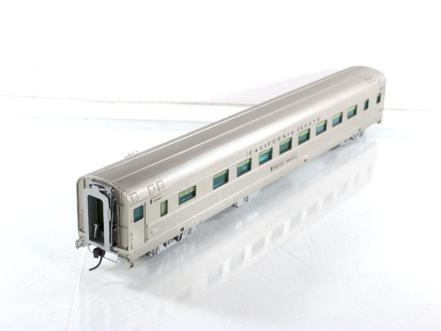 HO Scale ***CB&Q CA ZEPHYR*** SILVER MAPLE Sleeper #400 -- Broadway 510, Lighted