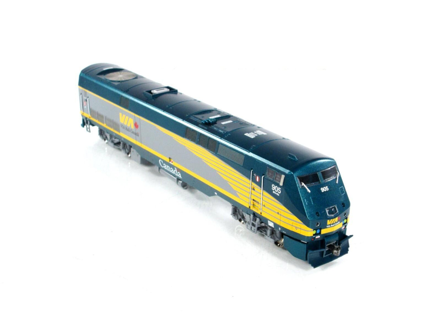 HO Scale ***VIA RAIL CANADA*** P-42 Locomotive #905 - Athearn 99428 w/ DCC *RARE