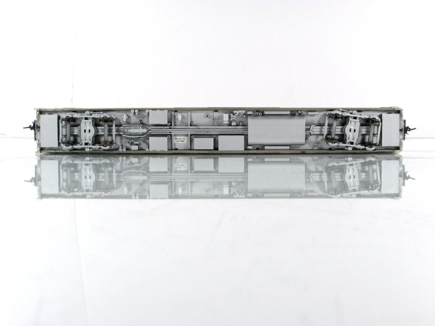 HO Scale ***DRGW CA ZEPHYR*** SILVER PASS Sleeper 1130 -- Broadway 518, Lighted