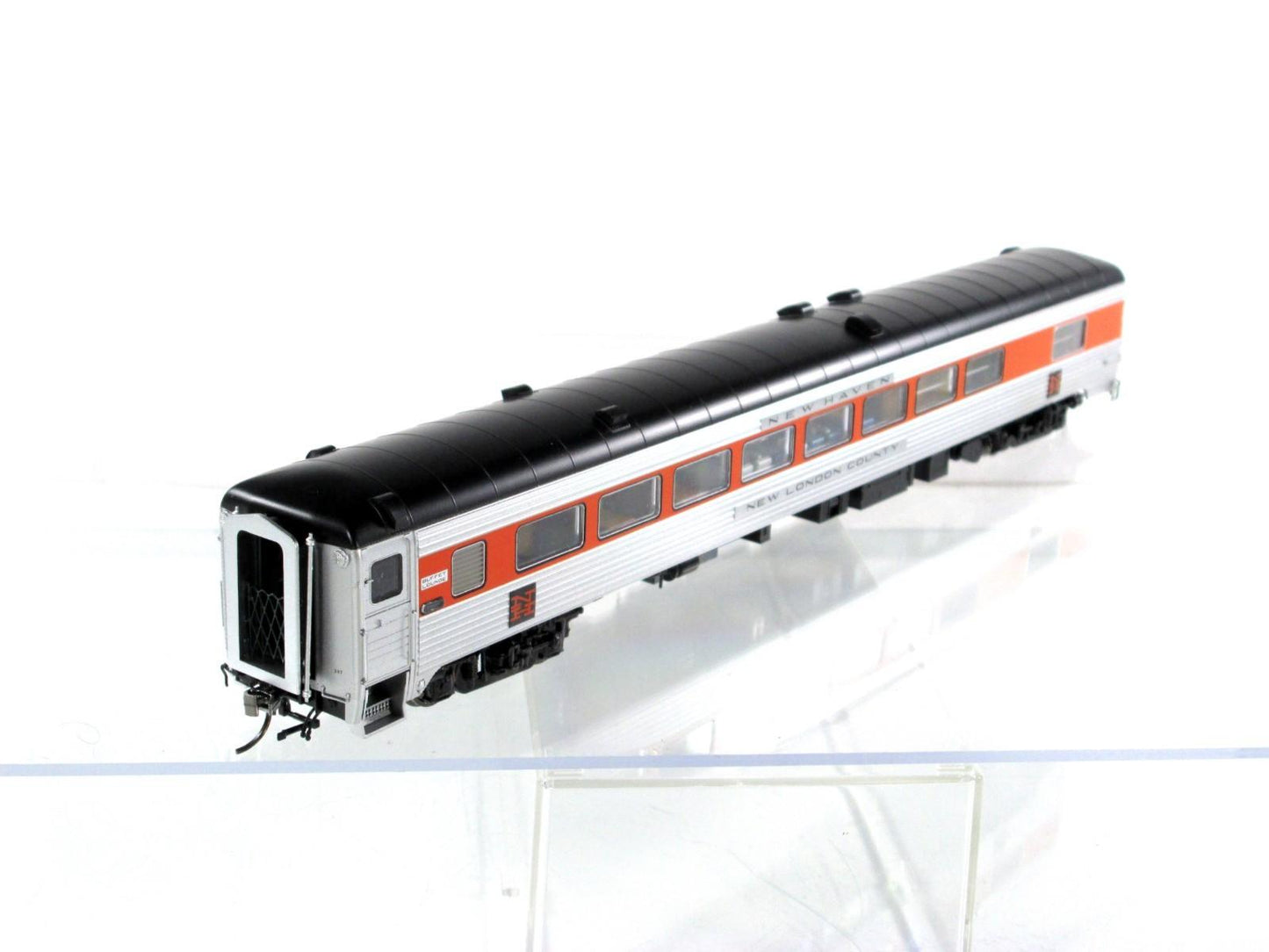 HO Scale ***NEW HAVEN*** NEW LONDON County Car -- Rapido 134019, Lighted **RARE*