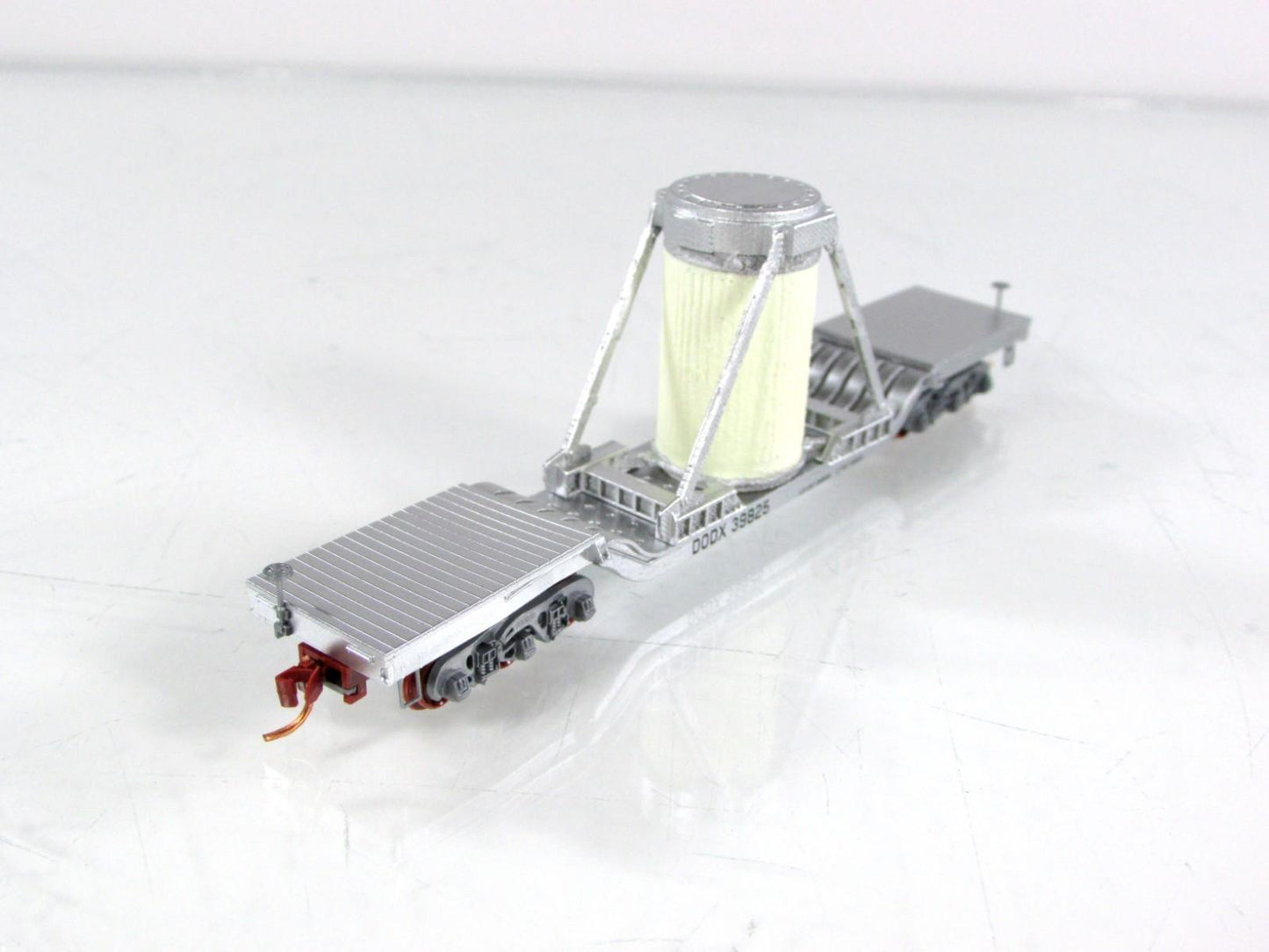 N Scale **NUCLEAR FLASK TRANSPORT (Glows)** Flat Car, DODX 39825 - NSE MTL 19-55