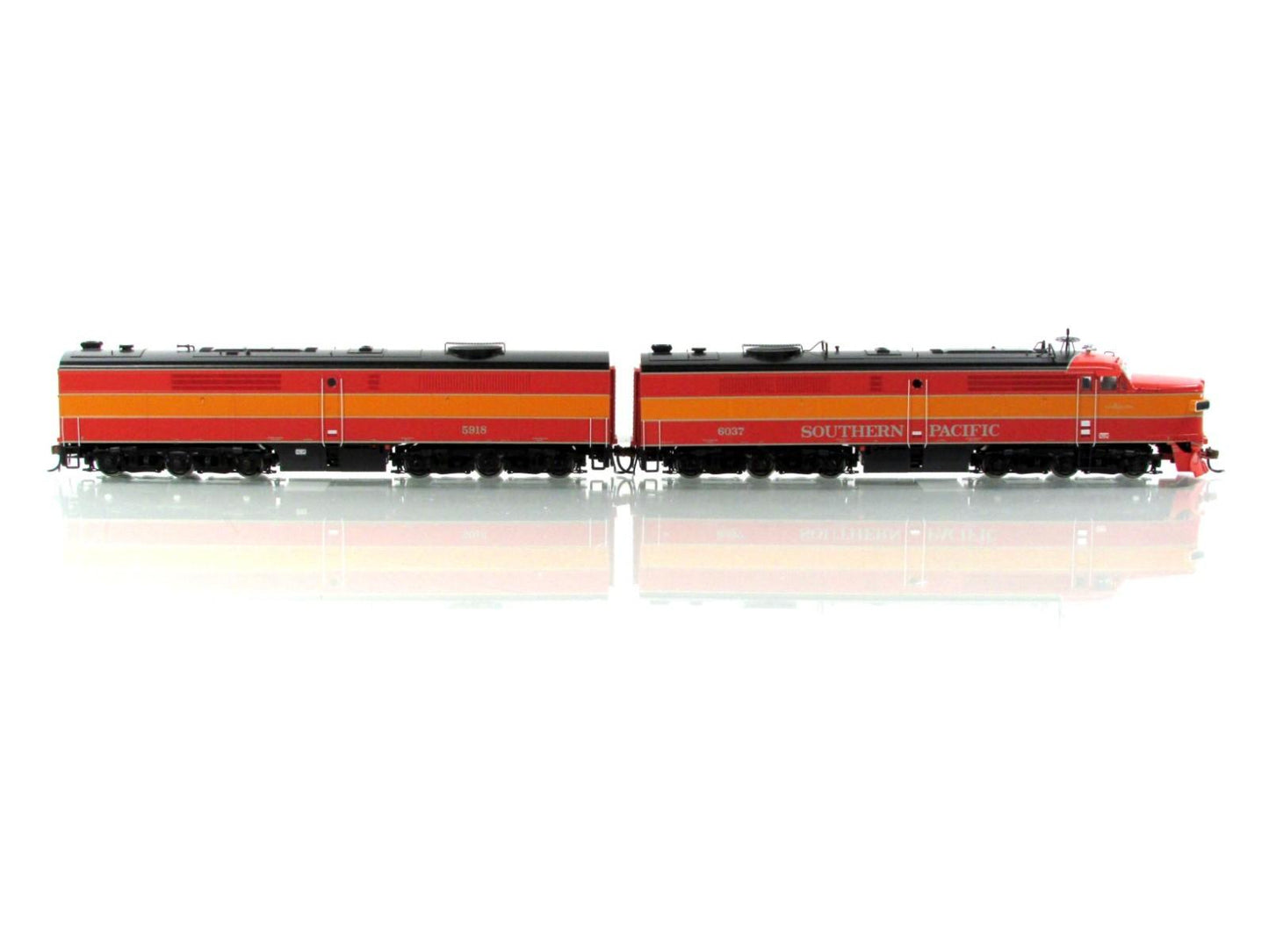 HO Scale ***SOUTHERN PACIFIC*** ALCO PA, PB-2 #6037,5918 - Rapido 23034, DCC Rdy
