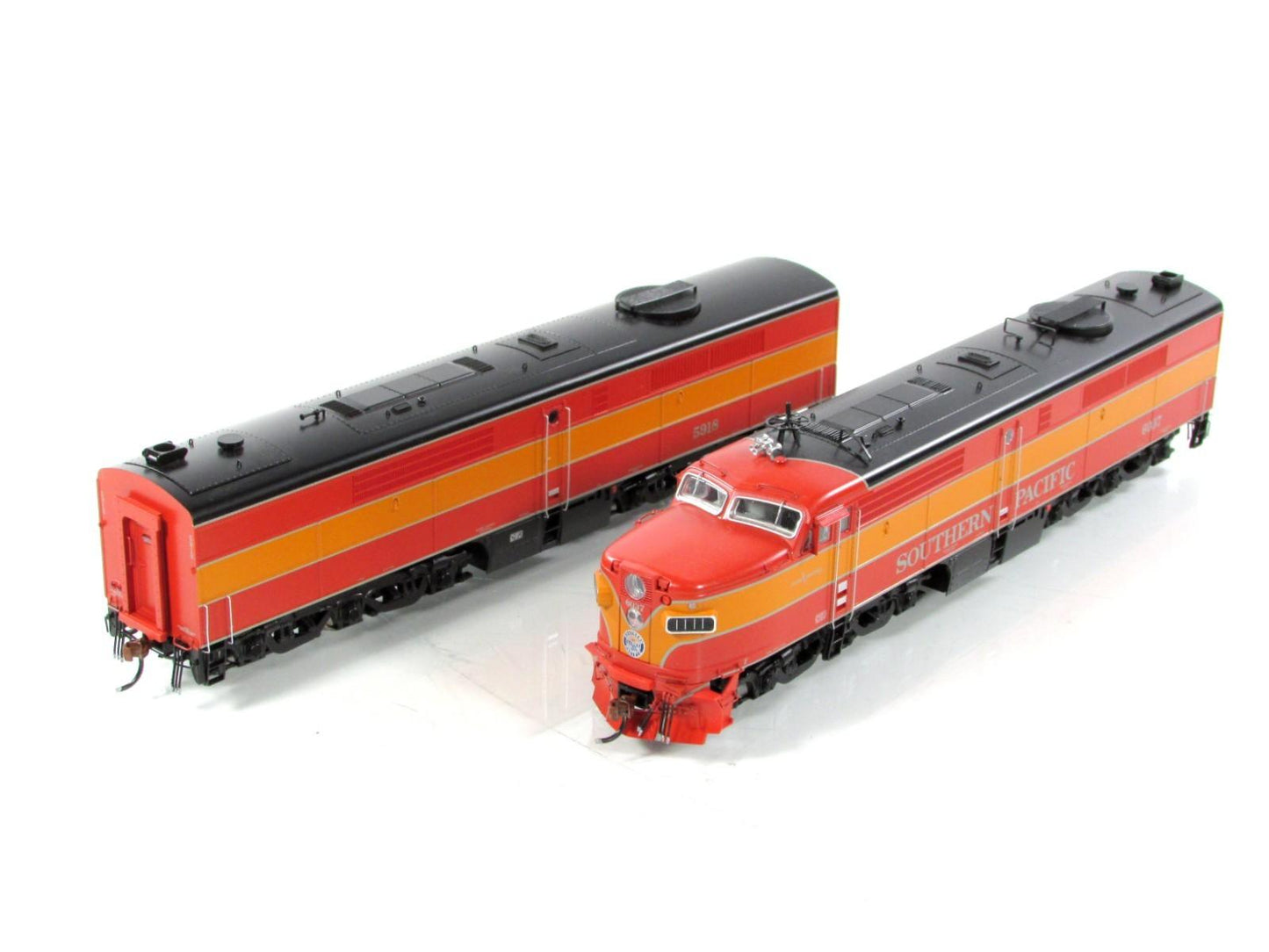 HO Scale ***SOUTHERN PACIFIC*** ALCO PA, PB-2 #6037,5918 - Rapido 23034, DCC Rdy