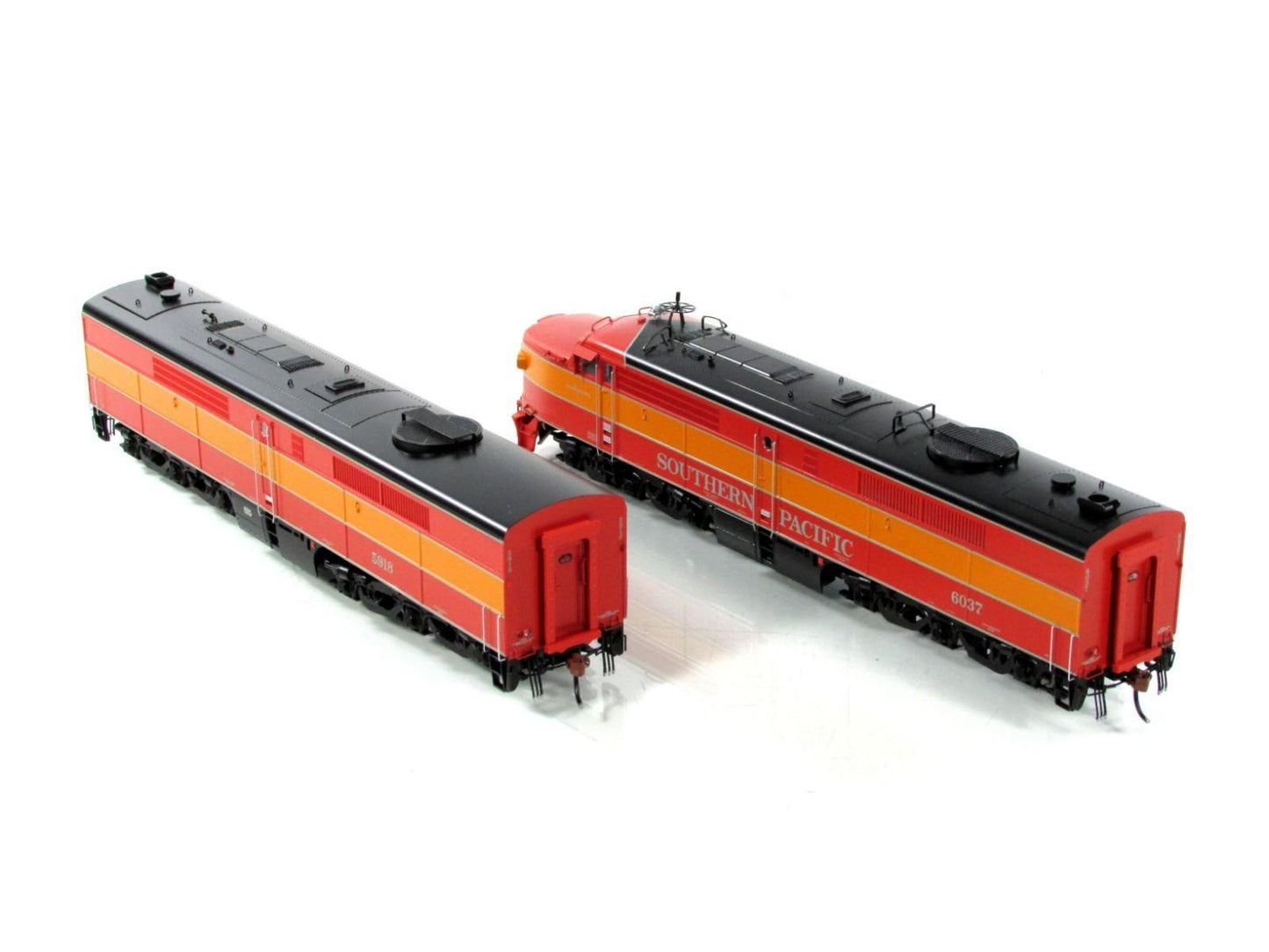 HO Scale ***SOUTHERN PACIFIC*** ALCO PA, PB-2 #6037,5918 - Rapido 23034, DCC Rdy