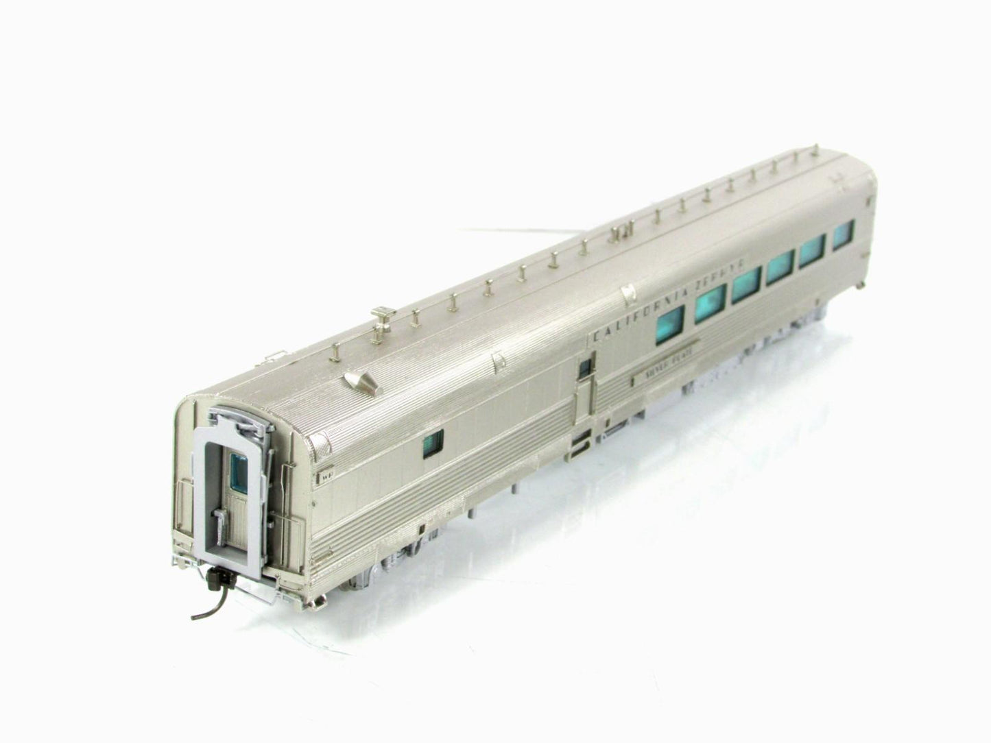 HO Scale ***WP CA ZEPHYR** SILVER PLATE Dining Car #841 - Broadway 1506, Lighted
