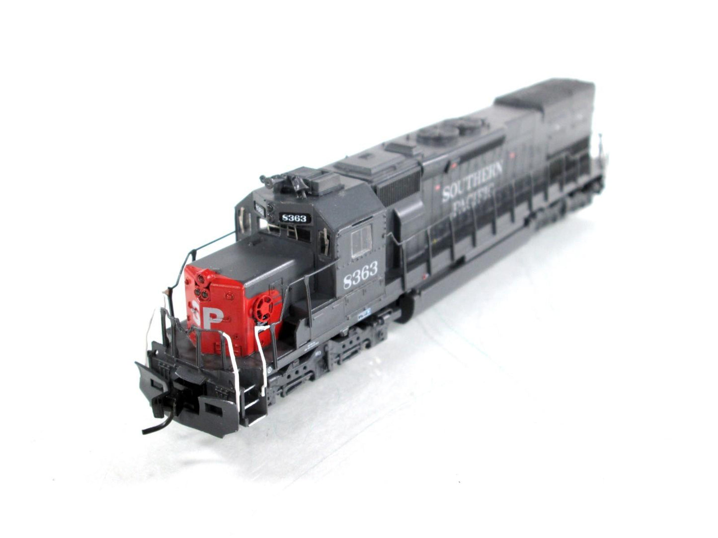 N Scale **SOUTHERN PACIFIC** SD40T-2 #8363 -- Intermountain 69405-05 **DCC Ready